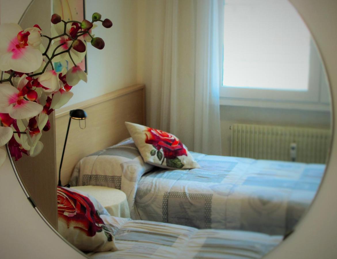 Bed & Breakfast Delle Rose Конеляно Екстериор снимка